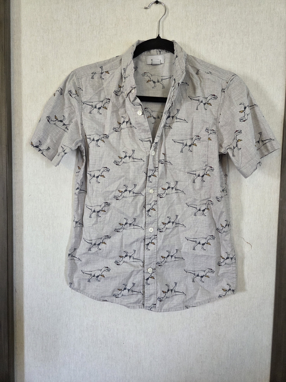 Old Navy Gray Short-Sleeve Button-Down Shirt with Dinosaur Print